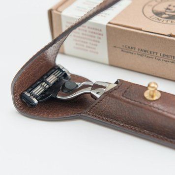 5560 Бритва в кожаном чехле Captain Fawcett’s с лезвиями Gillette Mach 3